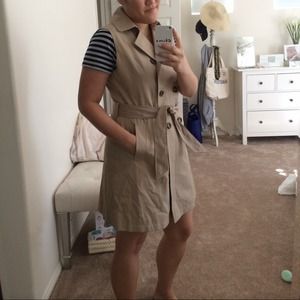 Tommy Hilfiger Jackets & Coats - Tommy Hilfiger sleeveless trench Tommy Hilfiger Jackets & Coats - Tommy Hilfiger sleeveless trench