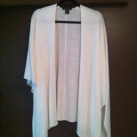 White/Light Ivory Knit Shawl