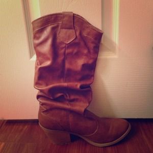 Mid-calf cowgirl boot