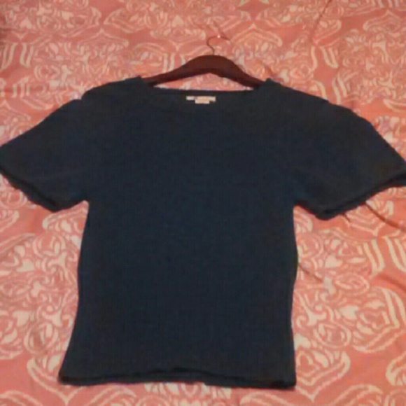 Moving to Hawaii, must sell! Short sleeved sweater