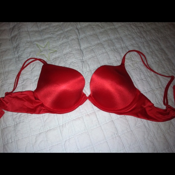 VS red bra