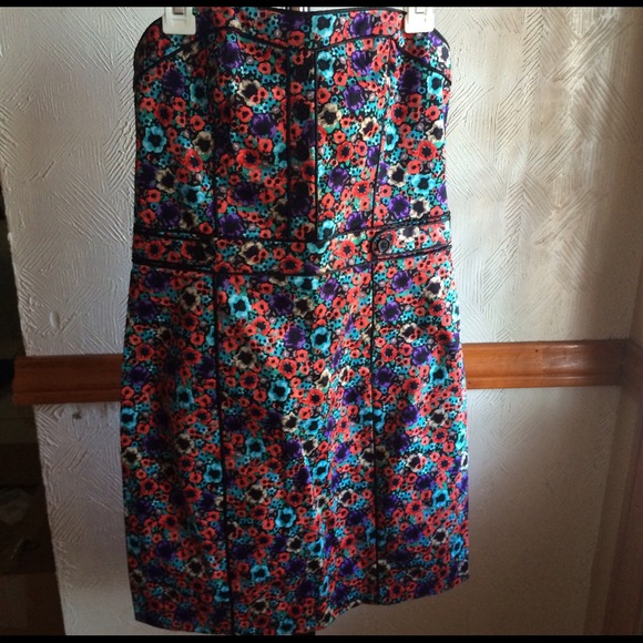 Floral design strapless dress