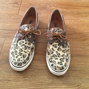 Leopard print Sperry top sider