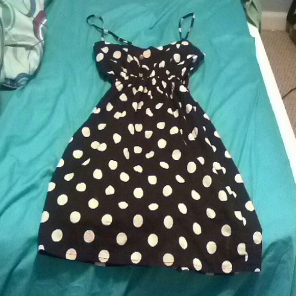 Polka-Dot Dress in black