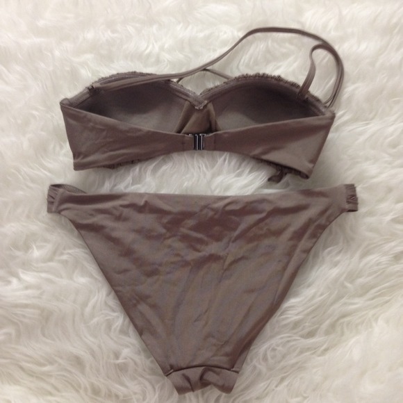 •Like new• H&M taupe bikini set - Picture 3 of 3