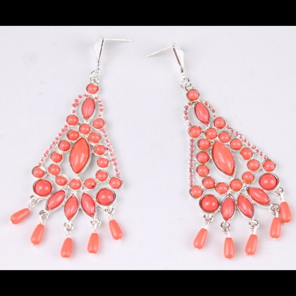 NWT Silvertone dark Peach Dangle Earrings - Picture 2 of 3