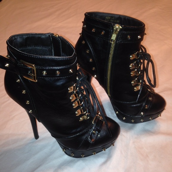 Shoedazzle leather booties with gold spikes - Picture 2 of 4