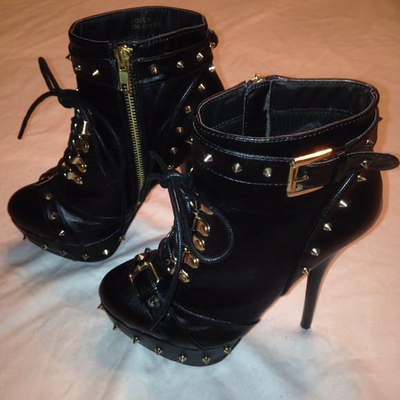 Shoedazzle leather booties with gold spikes - Picture 3 of 4