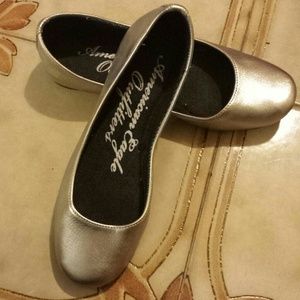 American Eagle ballet silver flats