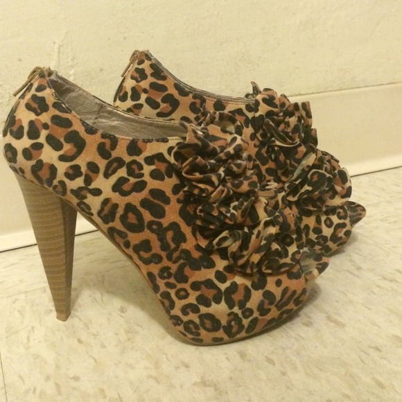 Charlotte Russe 🐯 Ruffled "Leopard" Heels 🐯