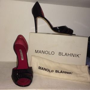 Manolo Blahnik Aglo Patent Pump