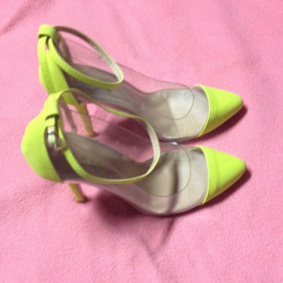 Viny Pointy Toe Heels