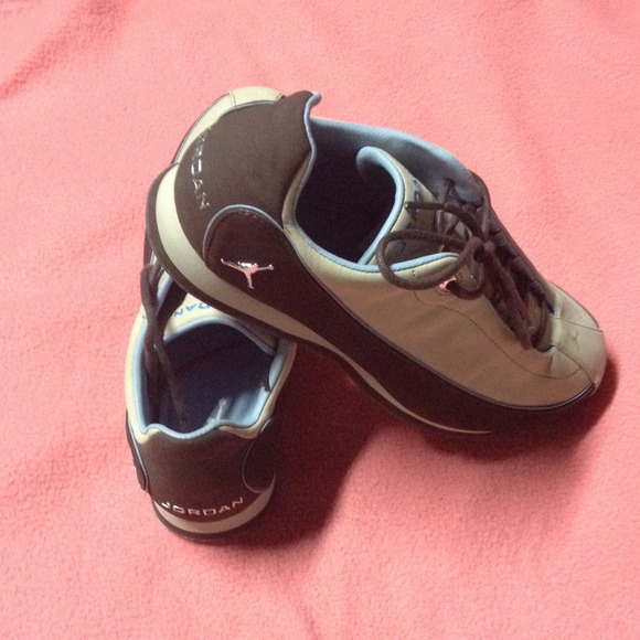 casual shoes