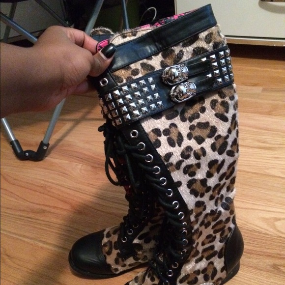 Classy Leopard Print Boots! 👌👌