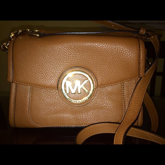 NWOT Michael Kors chain crossbody!