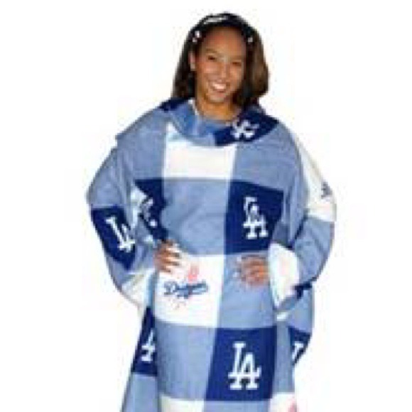 ⛔️SOLD OUT⛔️Authentic dodgers snuggie!