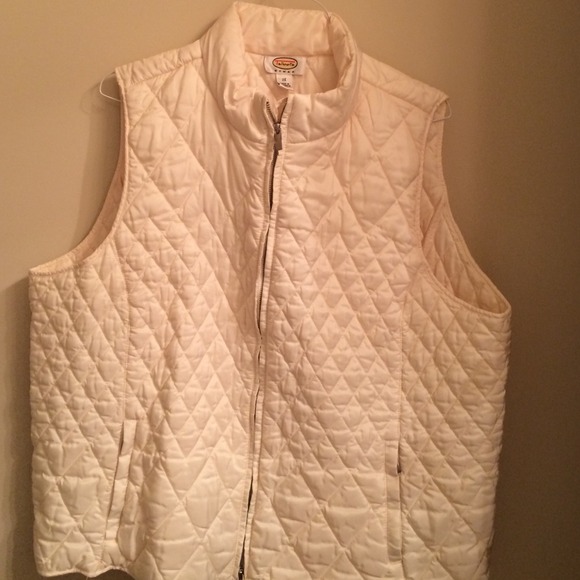 Quilted creme vest.