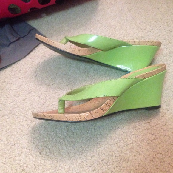 Fun Green Wedges - Picture 2 of 4