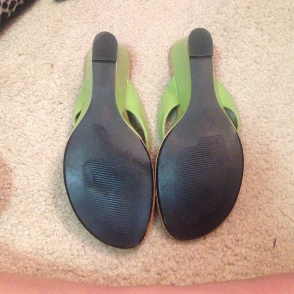 Fun Green Wedges - Picture 3 of 4