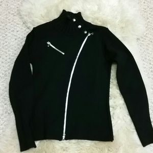 Zara asymmetrical zip sweater. Like New. Size L