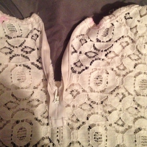 REDUCED ☑️ Kendall & Kylie lace top - Picture 2 of 3