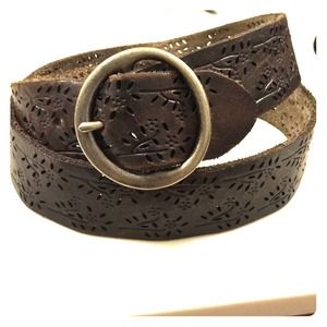 Perforated flower leather belt