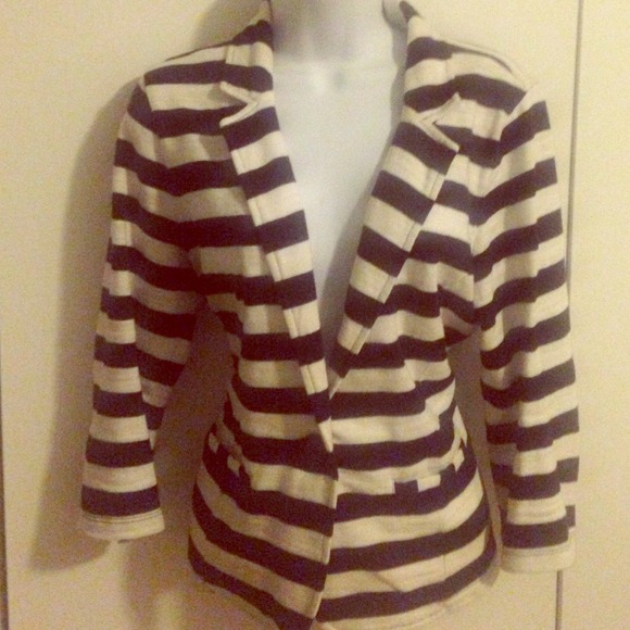 White and blue stripe blazer