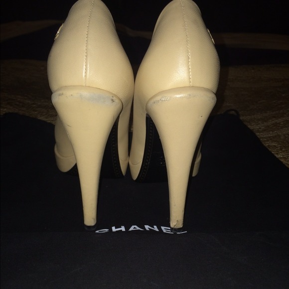 Chanel being platform with black cap toe - Picture 3 of 4