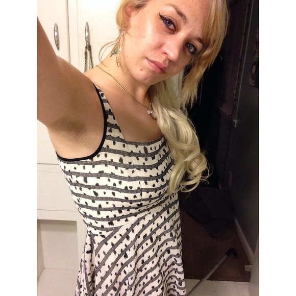 AUTHENTIC ARMANI EXCHANGE SZ2 DRESS -BLK & WHITE❗️ - Picture 1 of 4