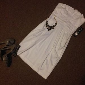 White strapless dress