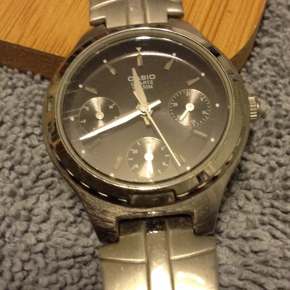 Watch - Picture 3 of 4
