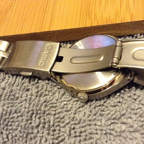 Watch - Picture 4 of 4