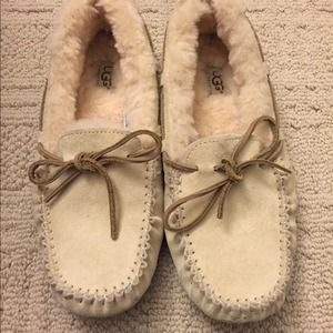 UGG Classic Dakota slipper
