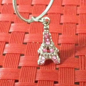 💎 pink Eiffel Tower necklace