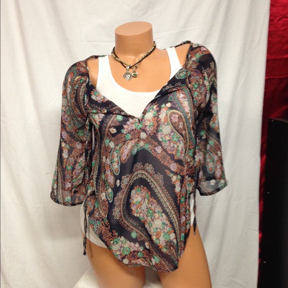 ♥️BUNDLED♥️🍁3 ᶠᴼᴿ $20 ᴰᴱᴬᴸ🍁Sheer long Sleeve Boh - Picture 3 of 4