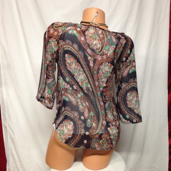 ♥️BUNDLED♥️🍁3 ᶠᴼᴿ $20 ᴰᴱᴬᴸ🍁Sheer long Sleeve Boh - Picture 4 of 4