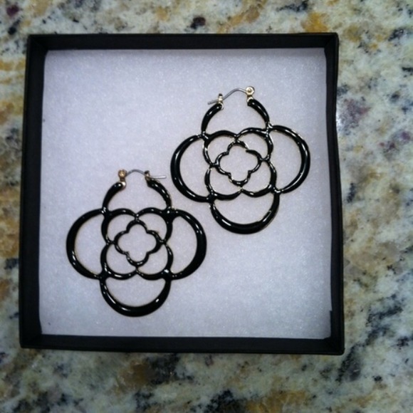 Black and gold flower earrings