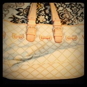 D&B beige bag. Used once and put into storage