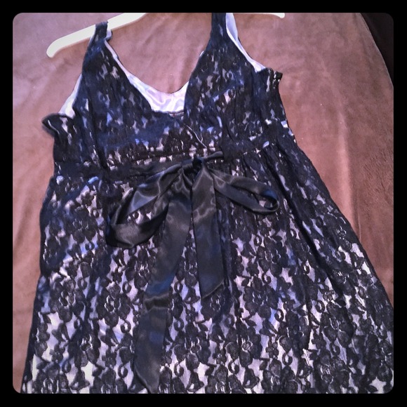 Black lace party dress