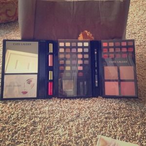 Brand new Estée Lauder palette