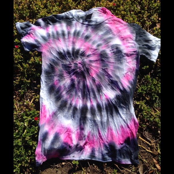 Black & White with a little Pink☺️