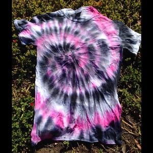 Black & White with a little Pink☺️