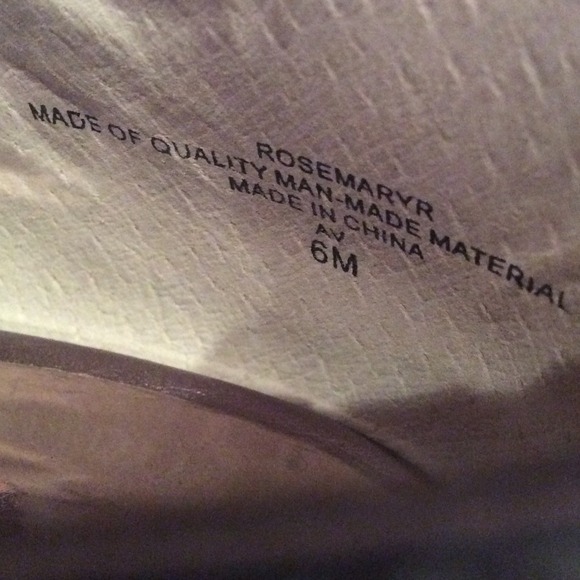 Silver heels - Picture 3 of 3