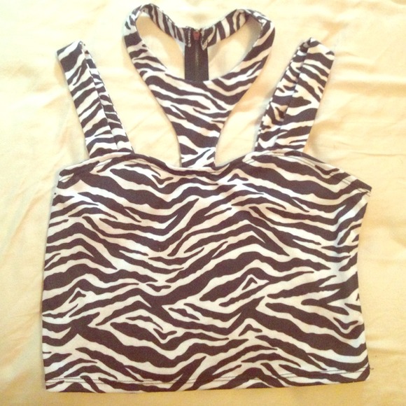 Belly shirt, great with high shorts - Picture 1 of 2