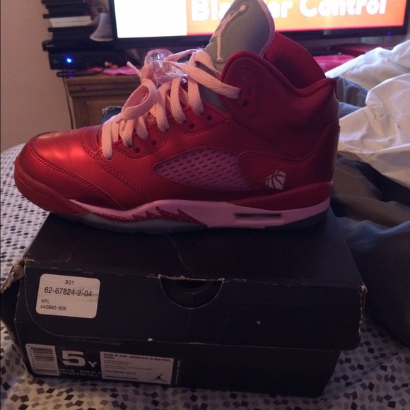 Jordan Retro 5 girls size 5y