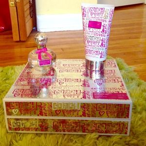 ⬇️Coach Poppy Flower body lotion and perfume set⬇️