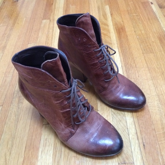 💋SOLD Vic Mate distressed hidden heel boots - Picture 4 of 4