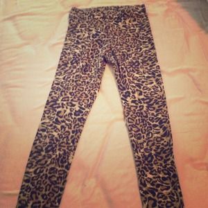 Leopard printed leggings