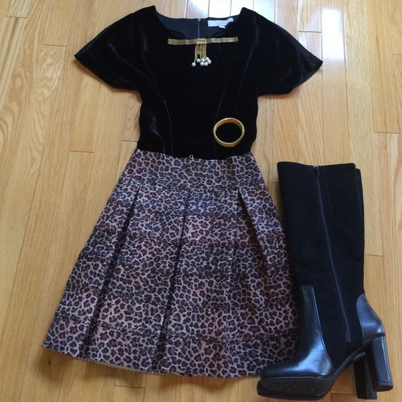 A fabulous Leopard bandage skirt by Honey Punch!