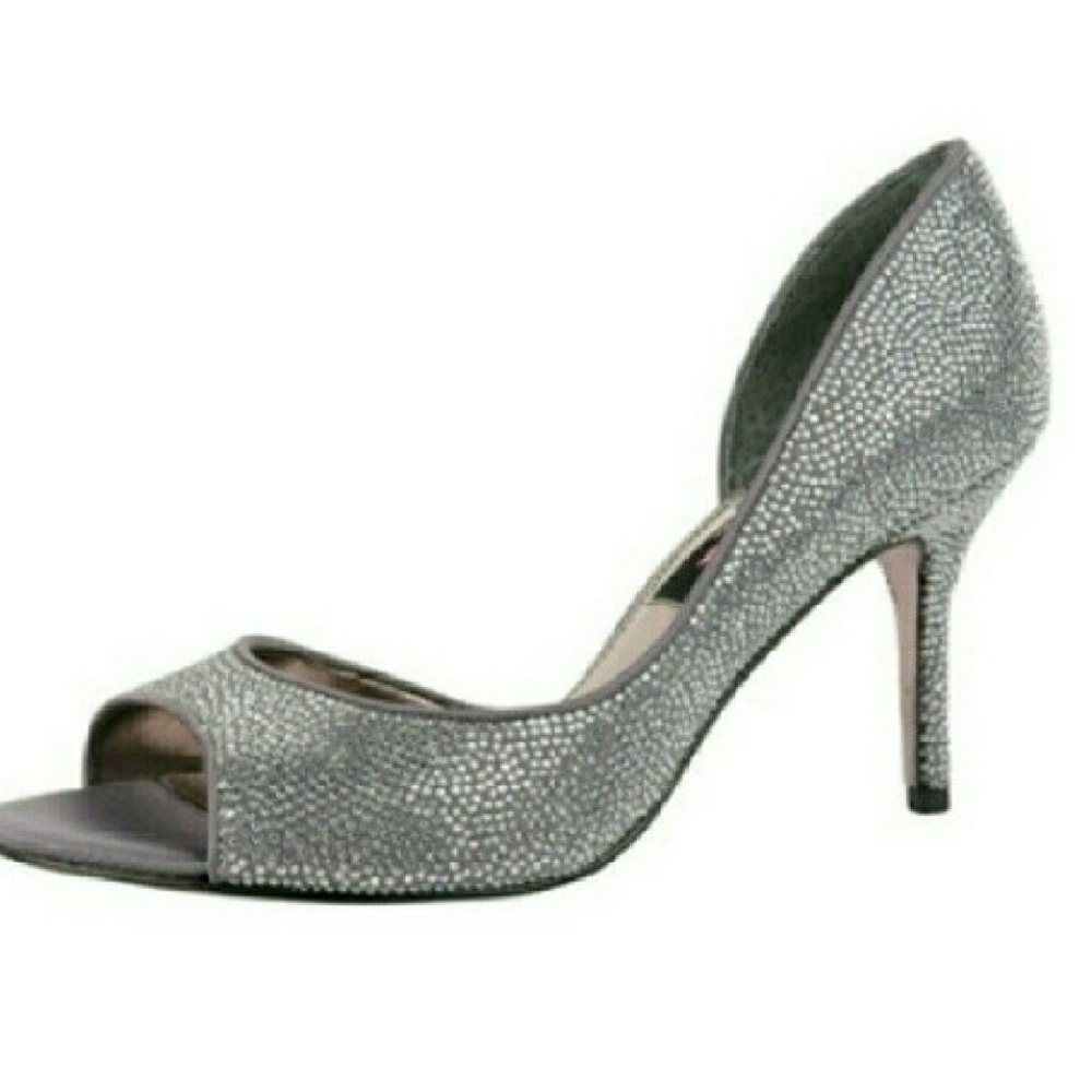 💖HOST PICK💖Nina Frederic Pump